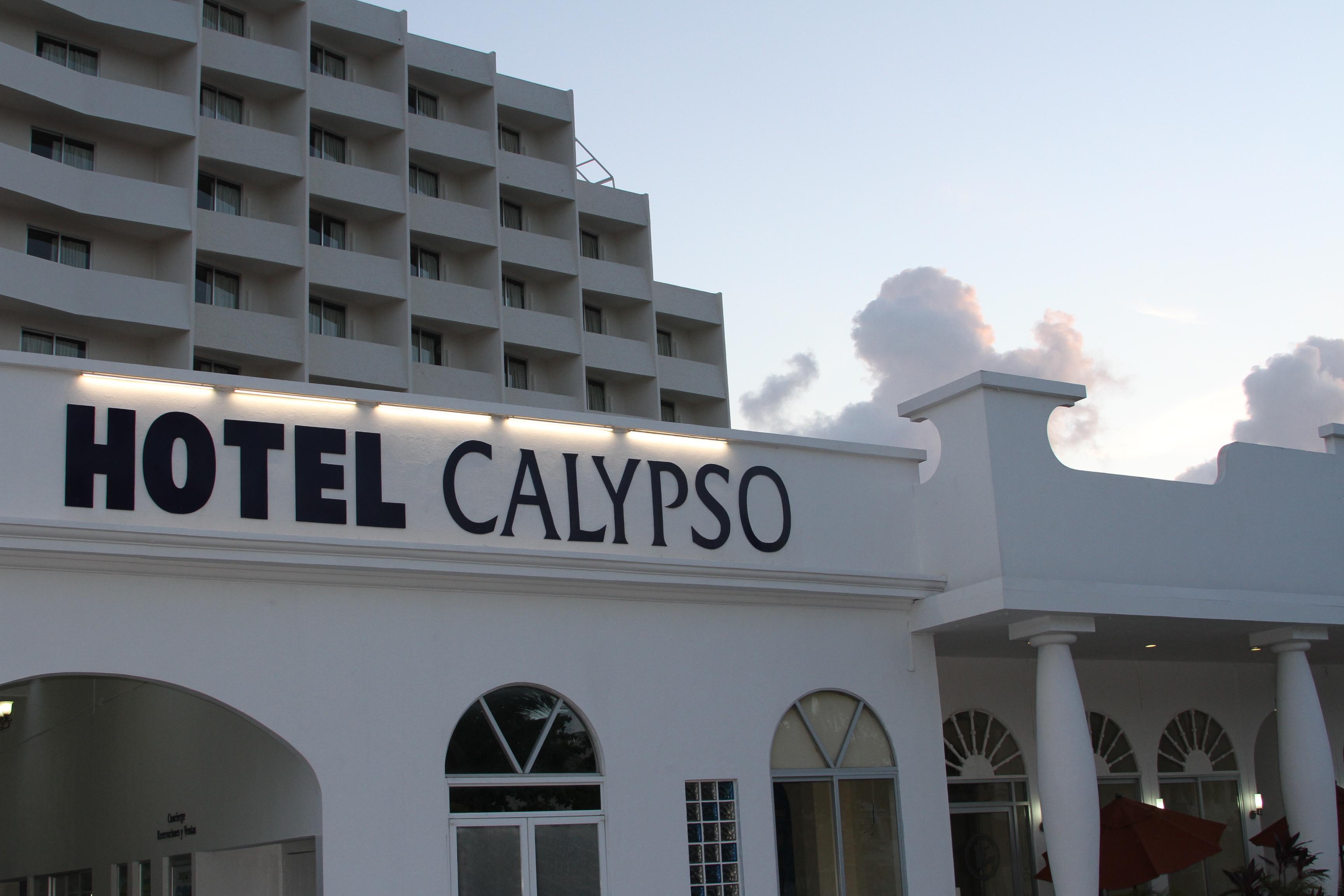 Hotel Calypso Cancun Bagian luar foto