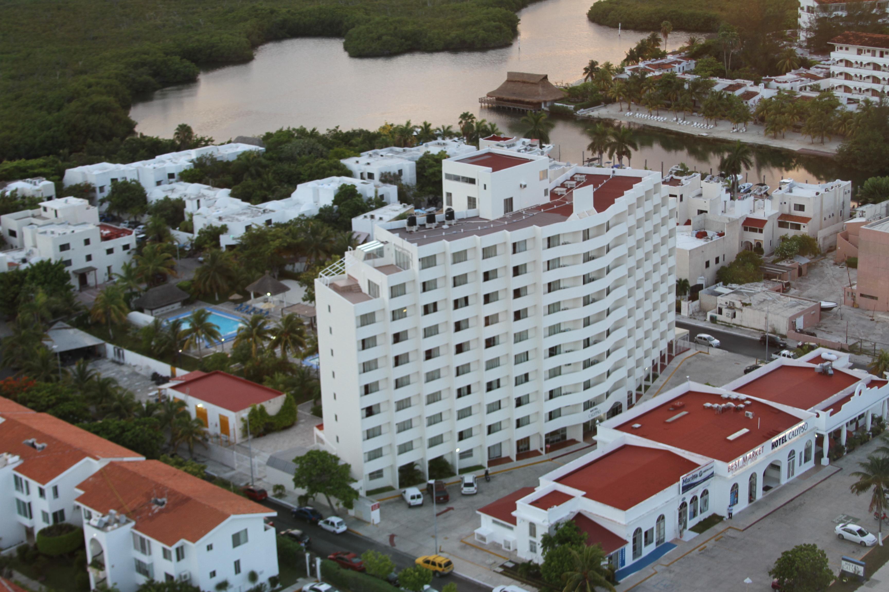 Hotel Calypso Cancun Bagian luar foto