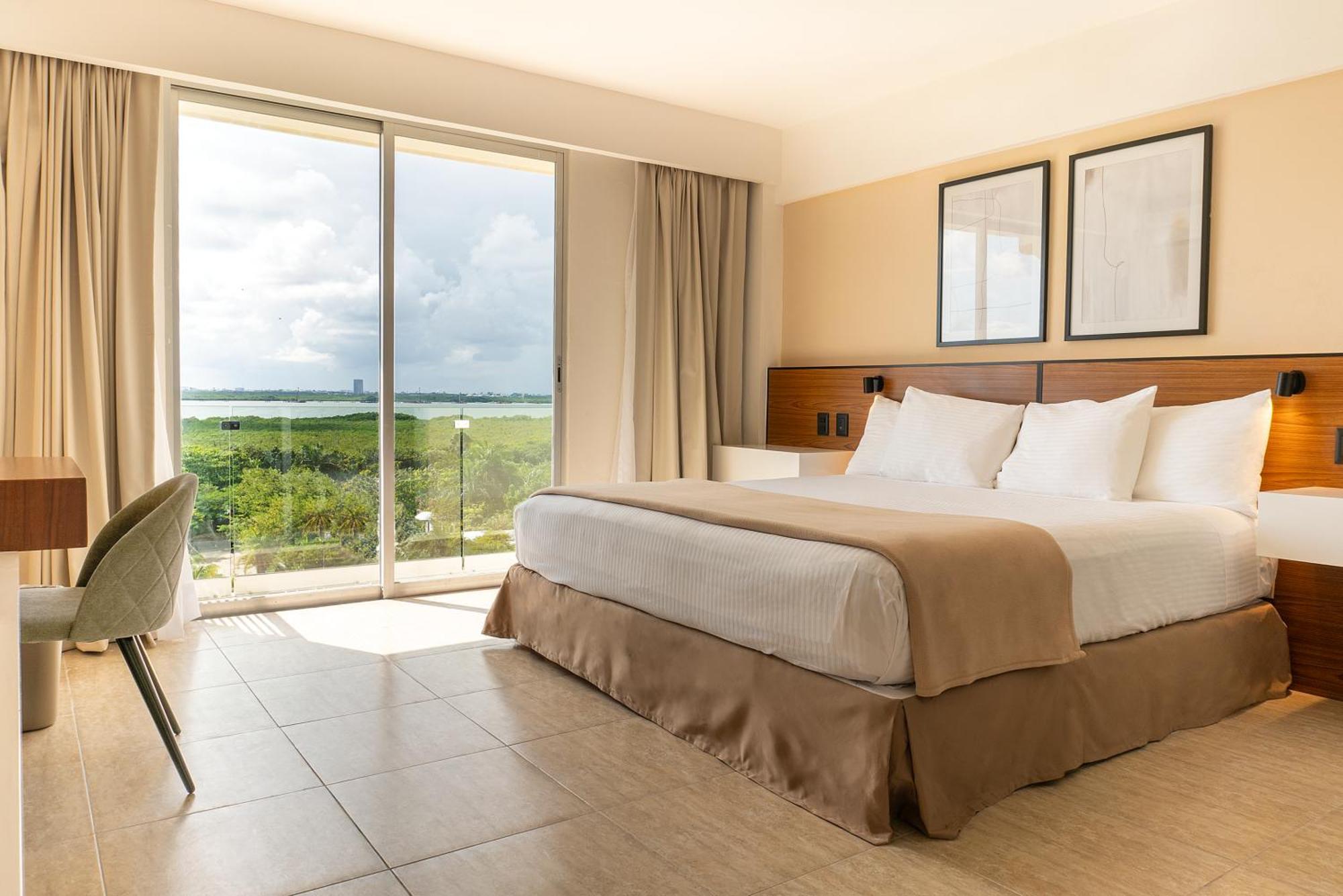 Hotel Calypso Cancun Bagian luar foto