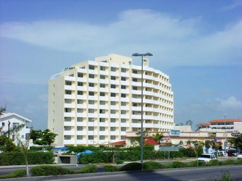 Hotel Calypso Cancun Bagian luar foto