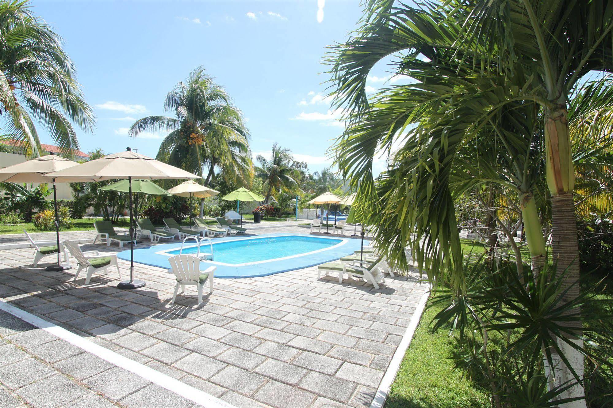 Hotel Calypso Cancun Bagian luar foto